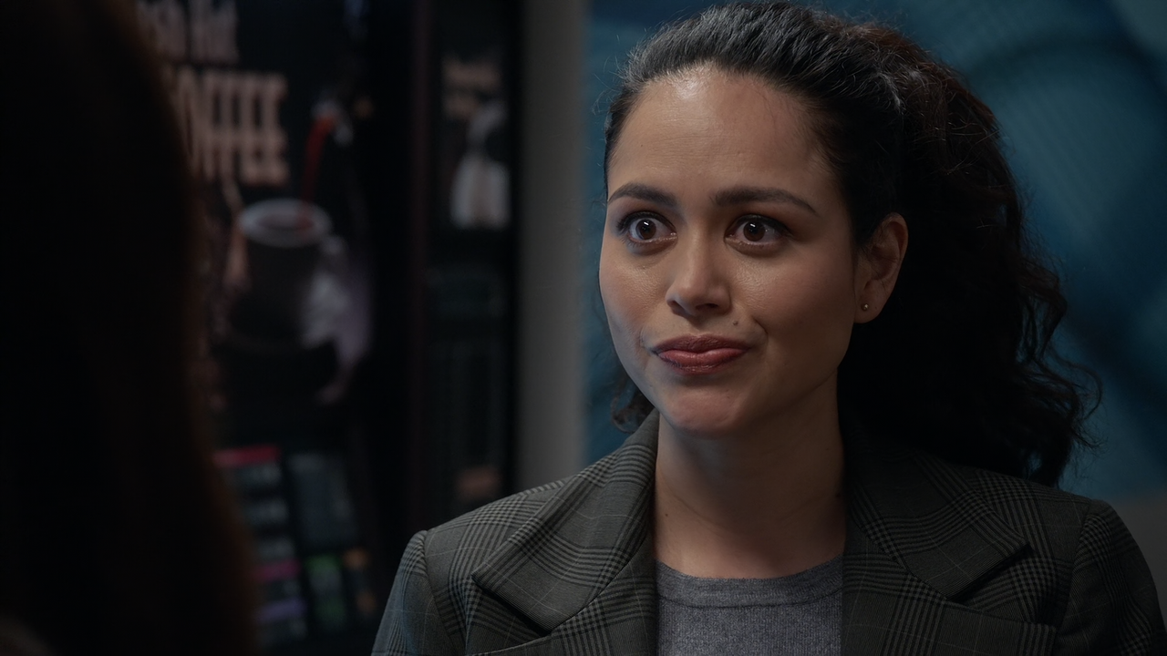 The.Rookie.S03E12.Brave.Heart.1080p.10bit.AMZN.WEB-DL.DDP5.1.HEVC-Vyndros.mkv_snapshot_10.09_[2021.0