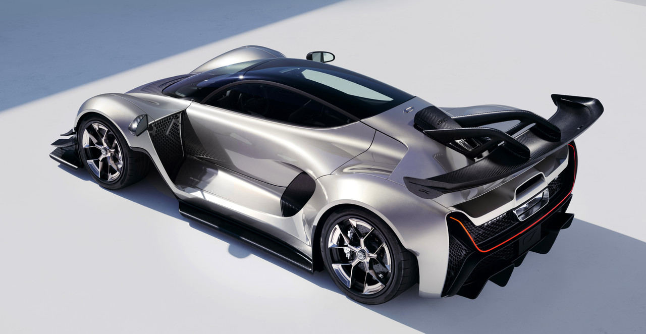 Czinger_Unveils_Groundbreaking_21C_Production_Specification_Vehicle(4)