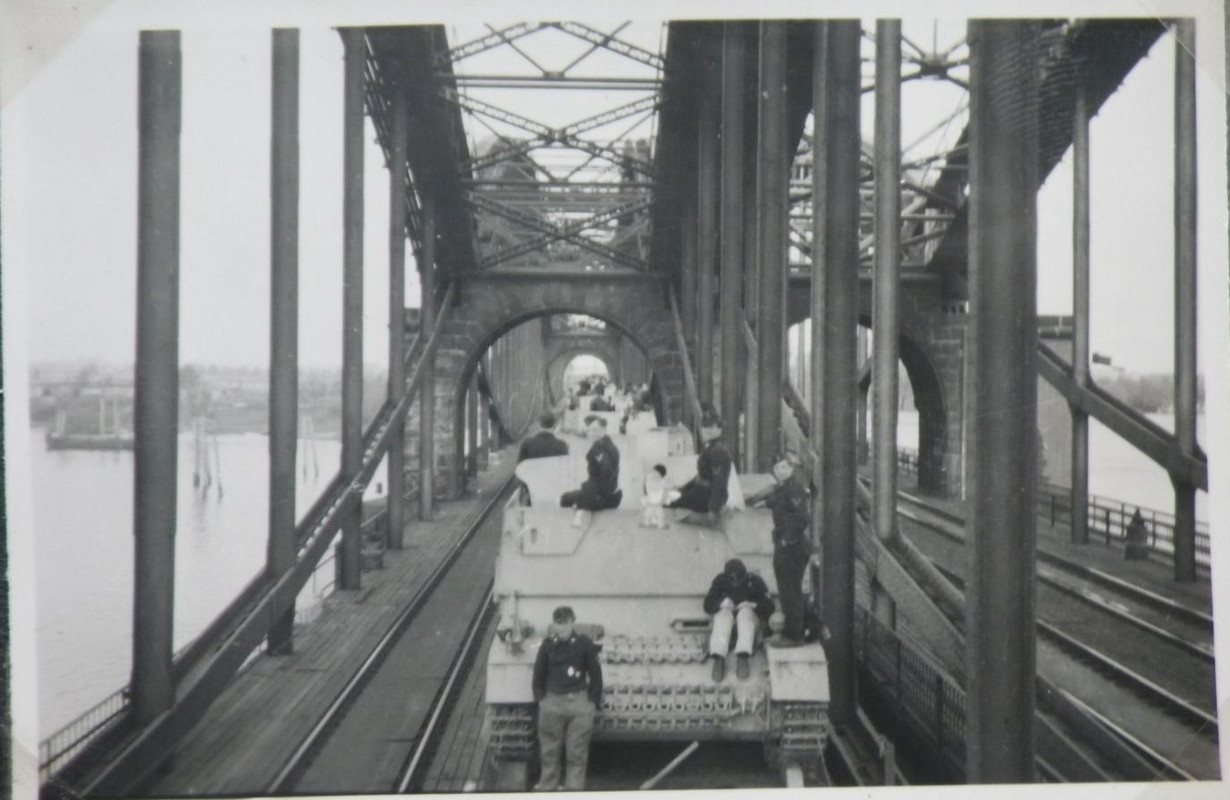 -Fotoalbum 3,7cm Flakpanzer Möbelwagen 8.Pz.R.15