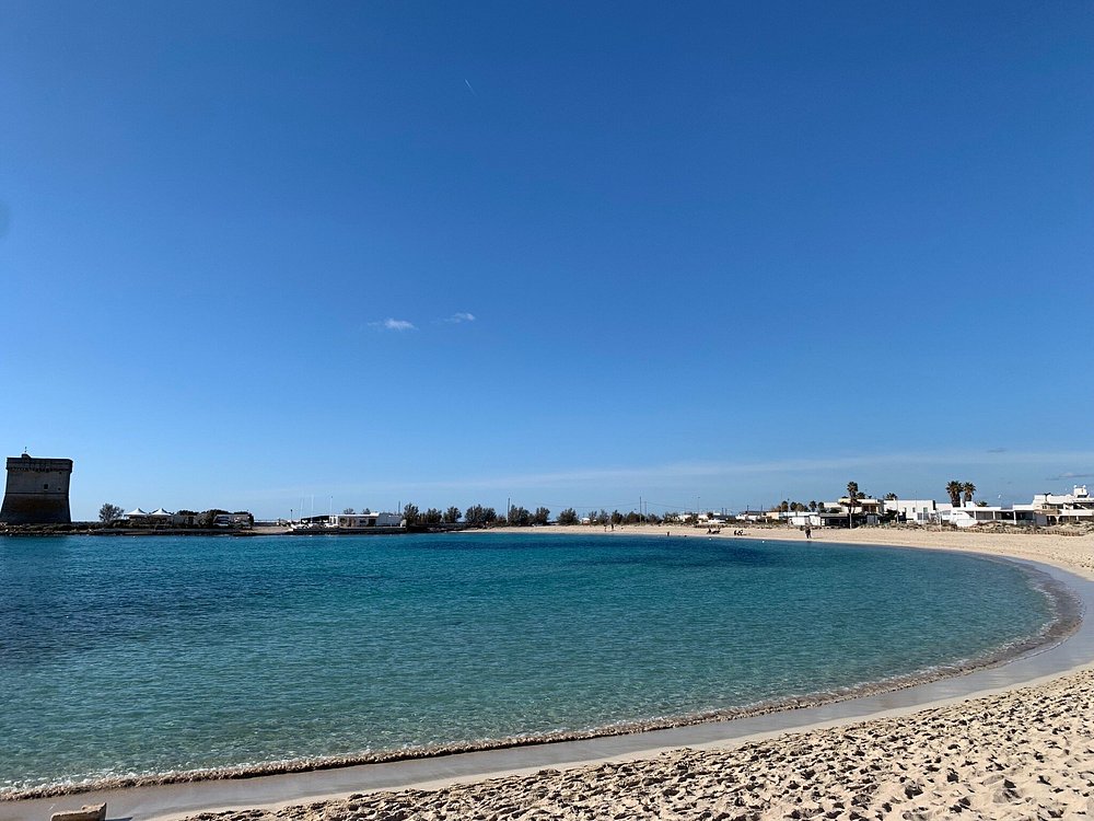 caption-1 Пляж Торре Кьянка – жемчужина Порто Чезарео в Апулии