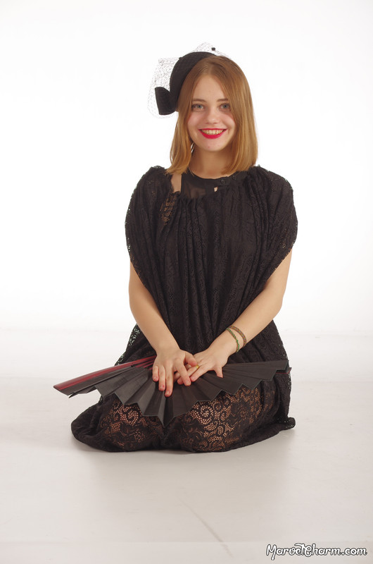 MarvelCharm_Nicolette-Black-Lace-027