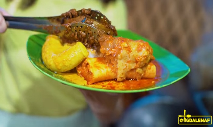 Sajian kuliner di Warung Nasi Padang Dibao Untuang.