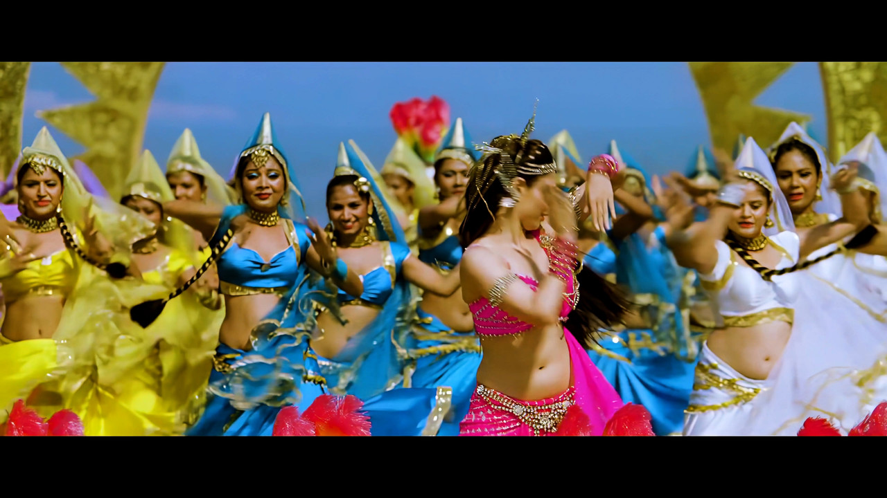 Tamanna Hot Song From Himmatwala Naino Main Sapna 4K (Best Quality).mp4_snapshot_00.47_[2021.04.05_1