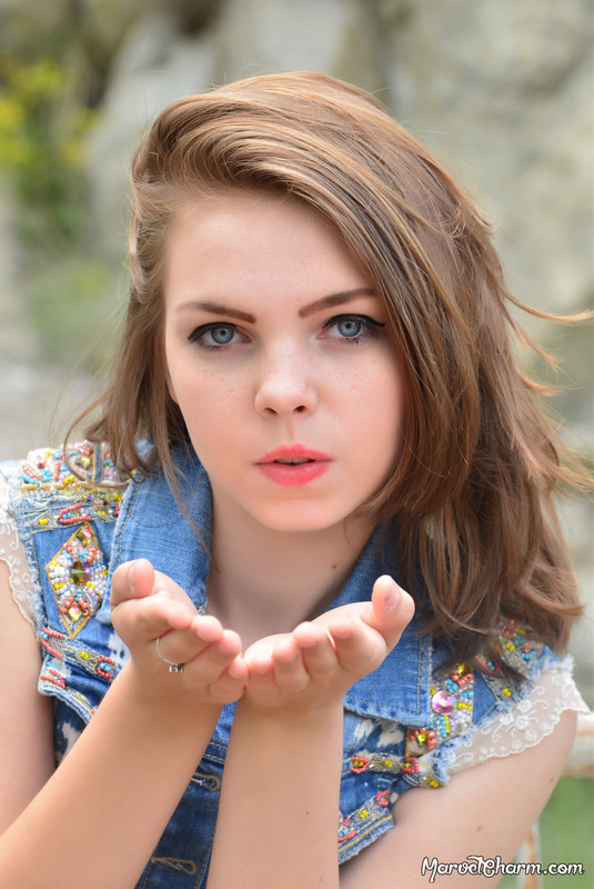 MarvelCharm_Rebecca-Denim-Vest_00105