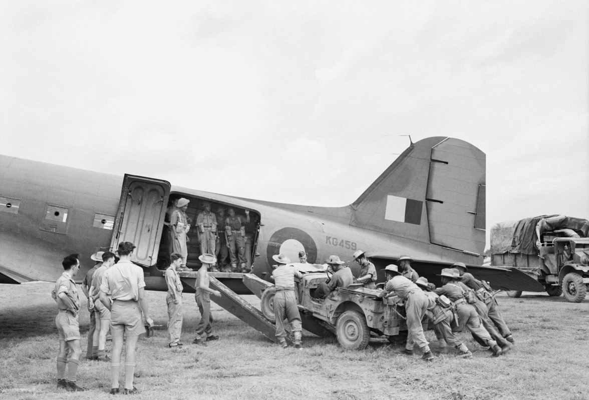 Royal_Air_Force_Operations_in_the_Far_East,_1941-1945._CF145