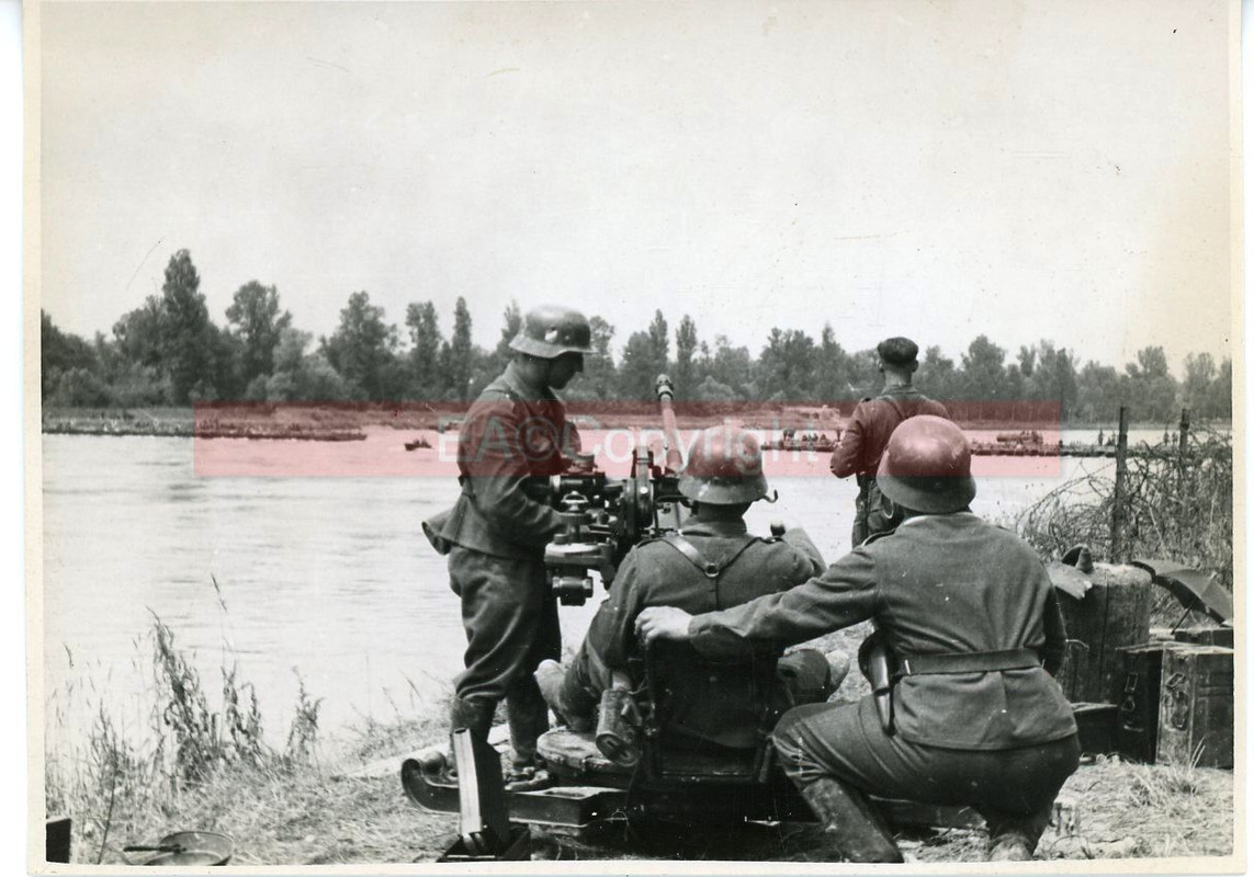 Artillerie Flak Kämpfe Russland Tarn Camo Foto1
