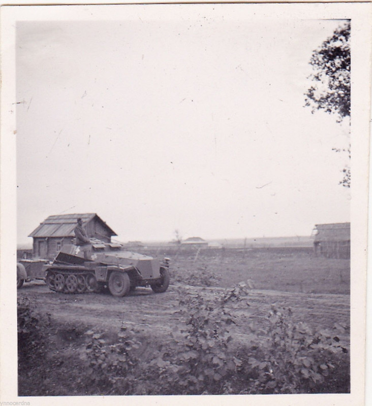 Kleines Foto 2 WK Sturmgeschütz Halbkette mit Ba