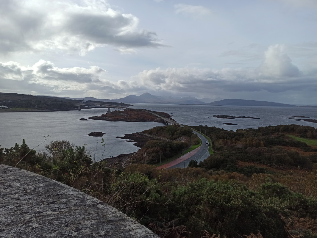 Edimburgo - Highlands - Isla de Skye (8 días) - Blogs de Reino Unido - Día 4. Inverness-Loch Ness-Urquhart-Kyle of Lochalsh-Roag (176 kms.) (8)