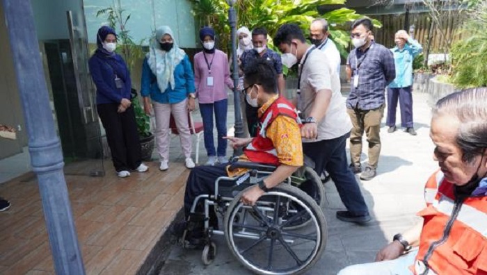 Ilustrasi penyandang disabilitas yang termasuk sebagai kelompok rentan. Kementerian Perhubungan terus mendorong kesetaraan aksesibilitas transportasi bagi kelompok rentan.