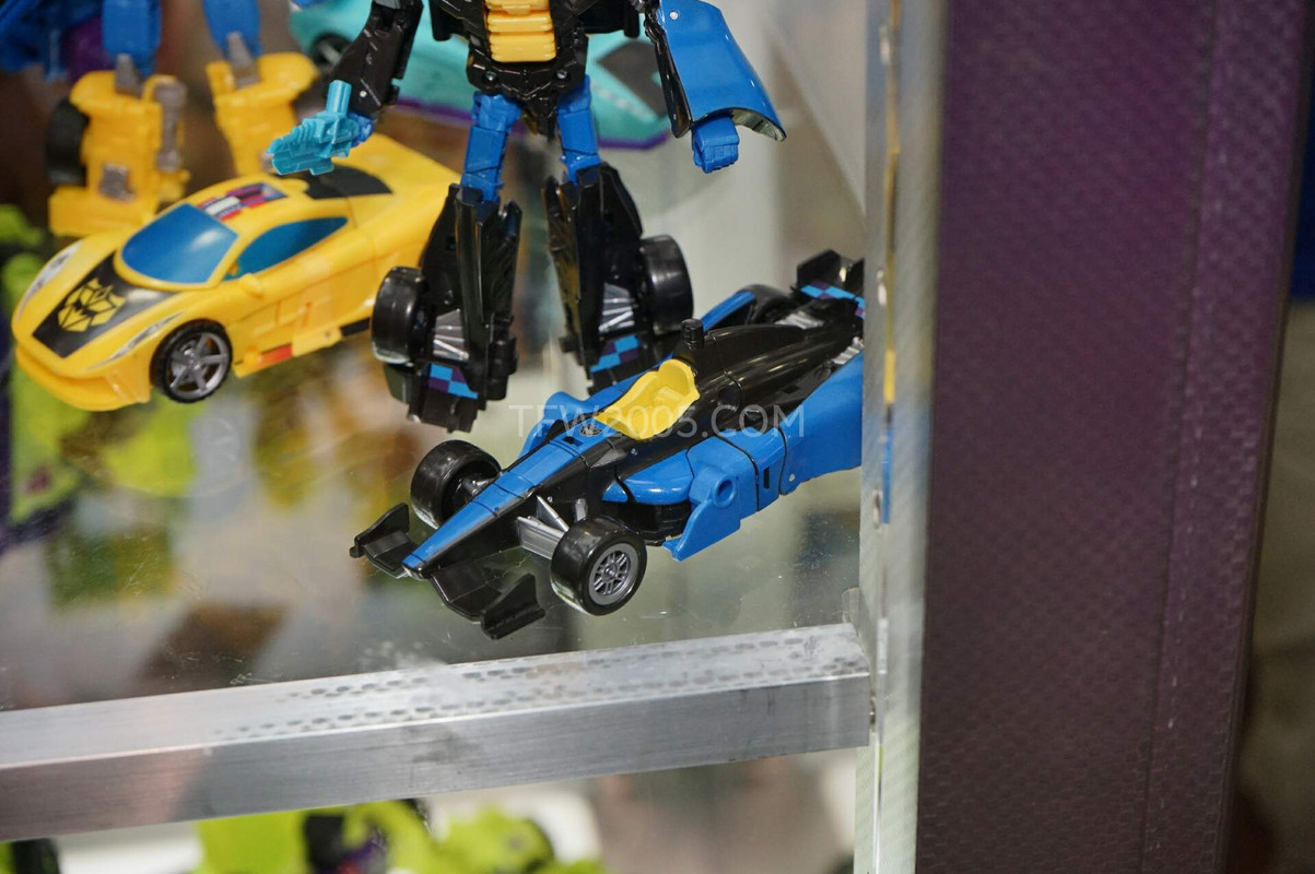 SDCC2015-Hasbro-Case-Transformers-Combiner-Wars-