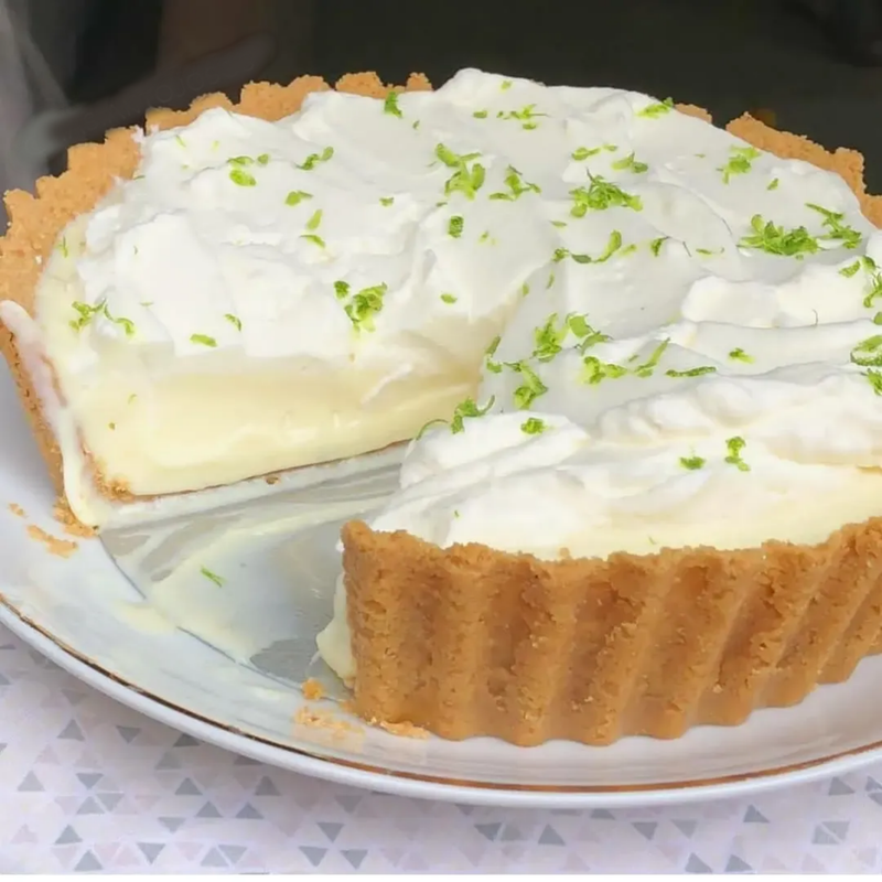 Delicious Lemon Pie With Meringue Whipped Cream