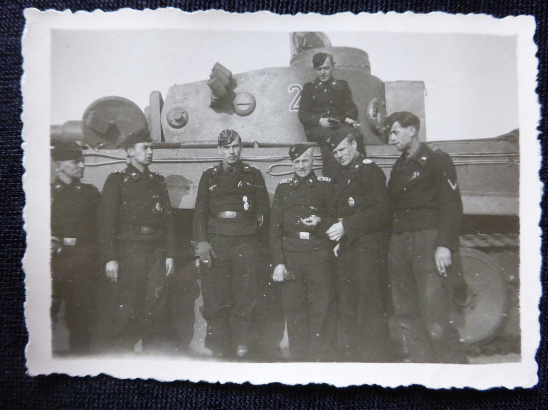 Wehrmacht 2.WK Tiger Panzer Besatzung mit Chef I