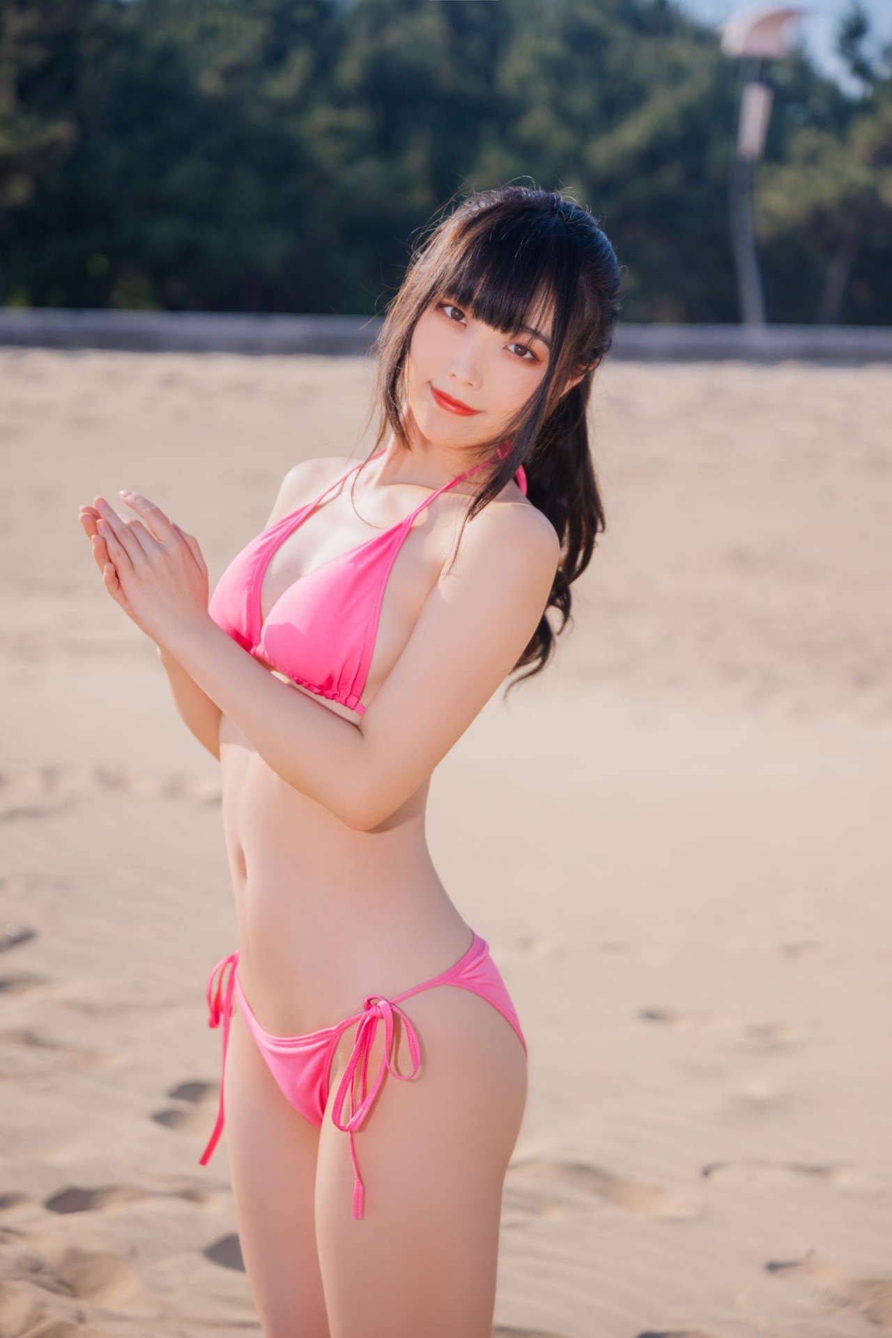 汪知子Cosplay 粉色比基尼写真，沙滩平胸少女插图4
