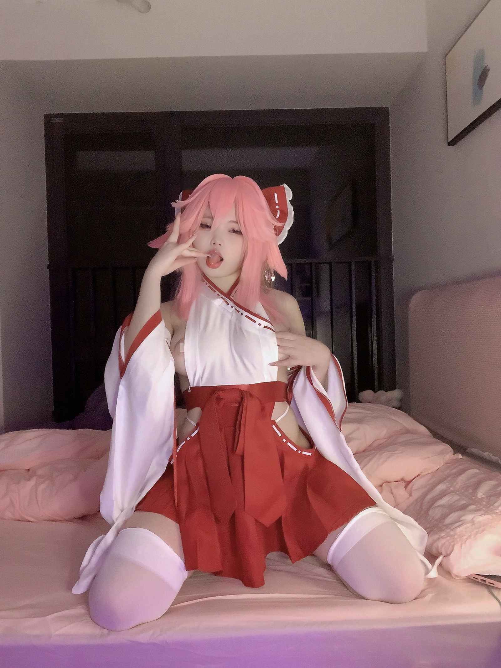 小瑶幺幺 八重巫女 Cosplay 写真合集【39P + 1V｜47.3MB】插图4