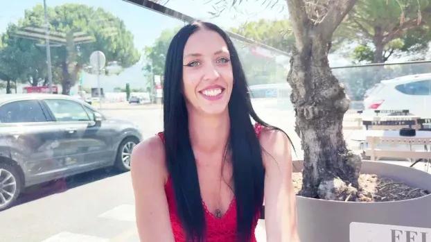 JacquieEtMichelTV – Louna – 28 years old, from Marseille!