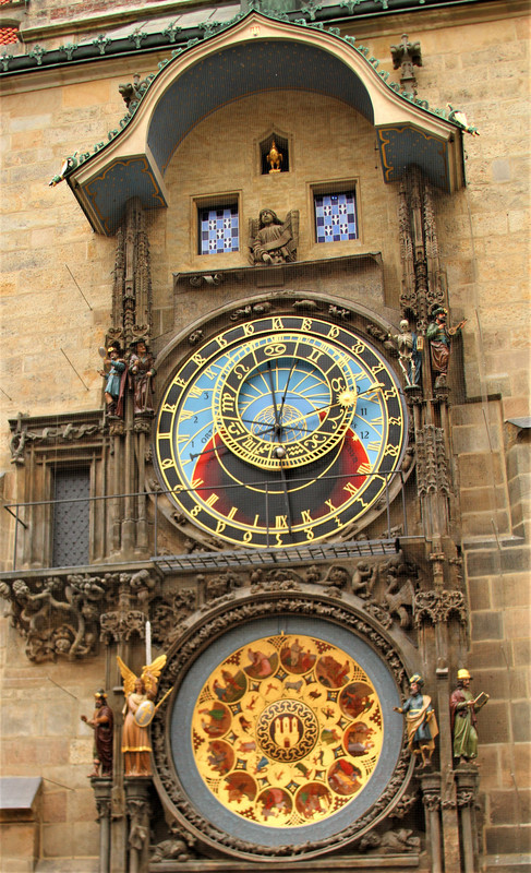 IMAGE: https://i.postimg.cc/595S7KyG/astronomical-clock-1.jpg