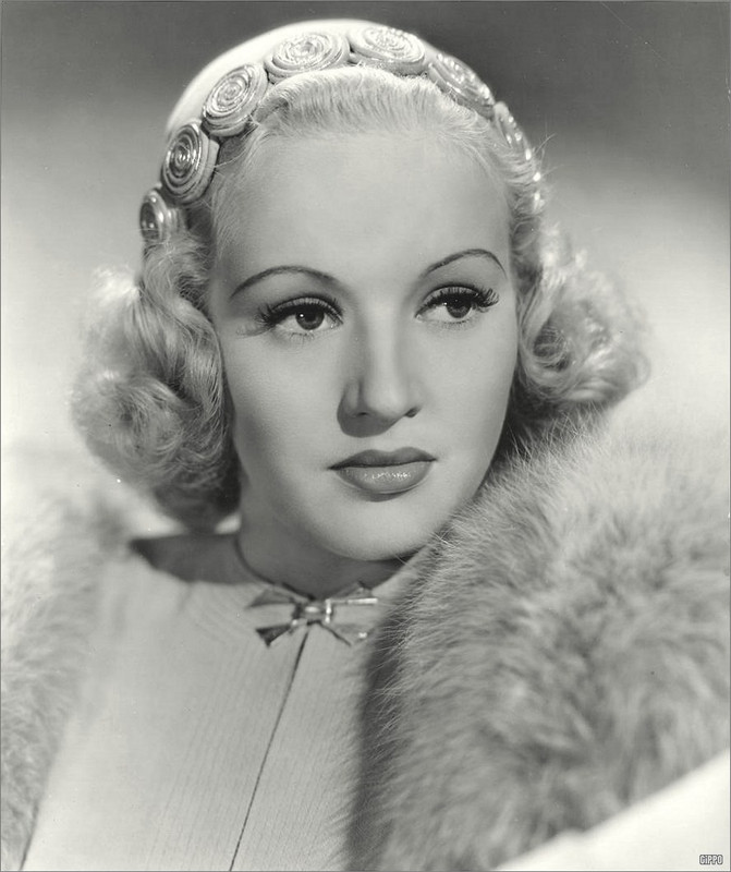 betty_grable_b25