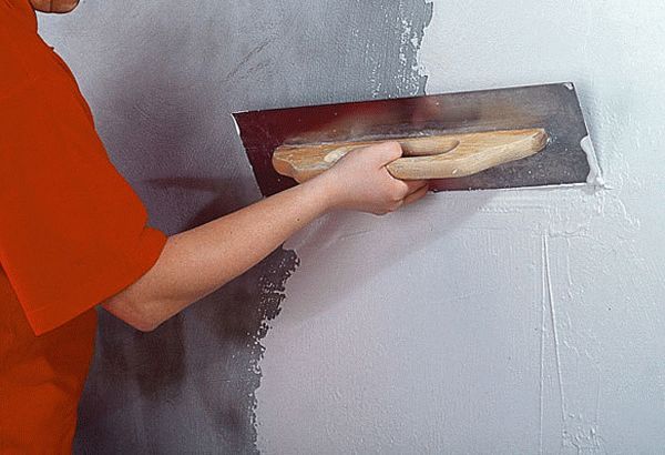 как правильно шпаклевать стены под покраску