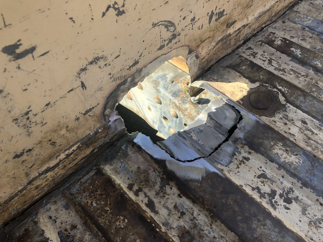 57897348-78F8-4CF5-A4F1-C13C8BE1F8AA