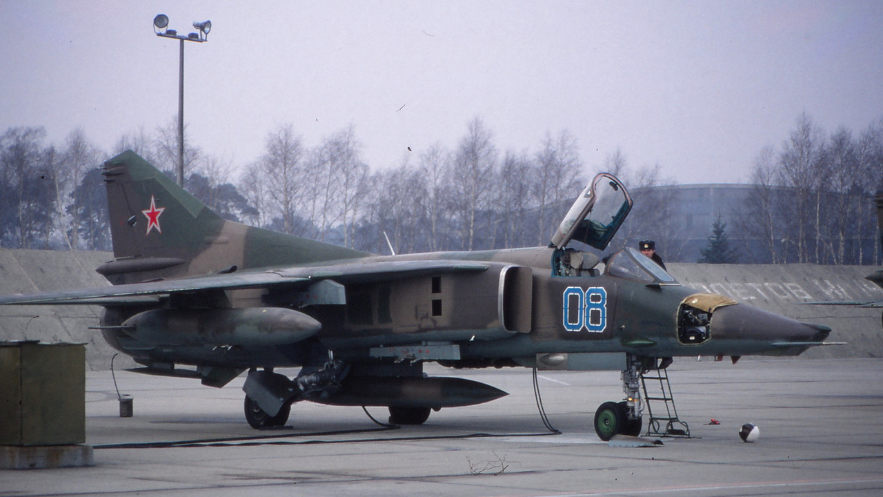 559 APIB Mig-27K 08 Blue_76802623142