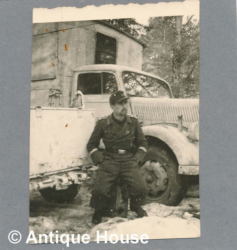 Foto WK II Wehrmacht Soldat mit Sturmgeschützjac