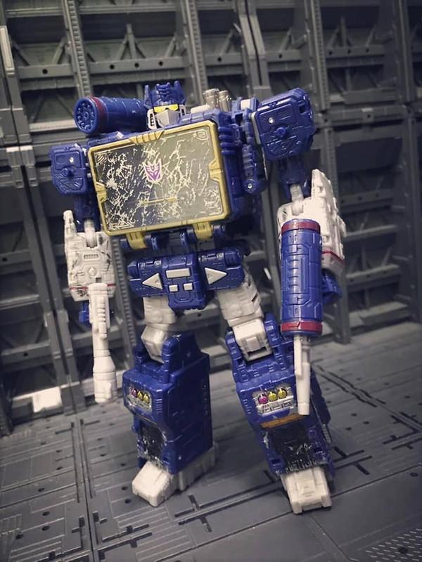 Siege-Soundwave-01