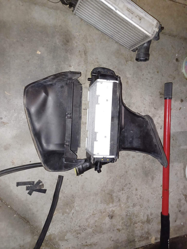 2629B3F0-5682-4382-8387-C937DFDEDE1C