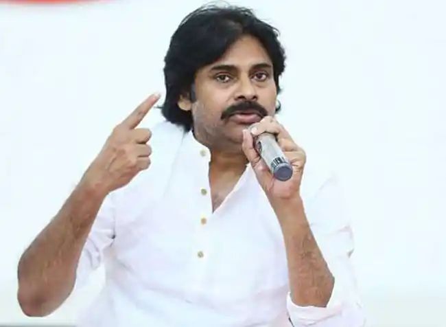 జగన్‌.. దేశంలోనే అత్యంత ధనిక ముఖ్యమంత్రి: పవన్‌ కల్యాణ్‌..