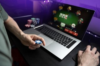 Gama (Гама) - игровые автоматы за рубли Man-poker