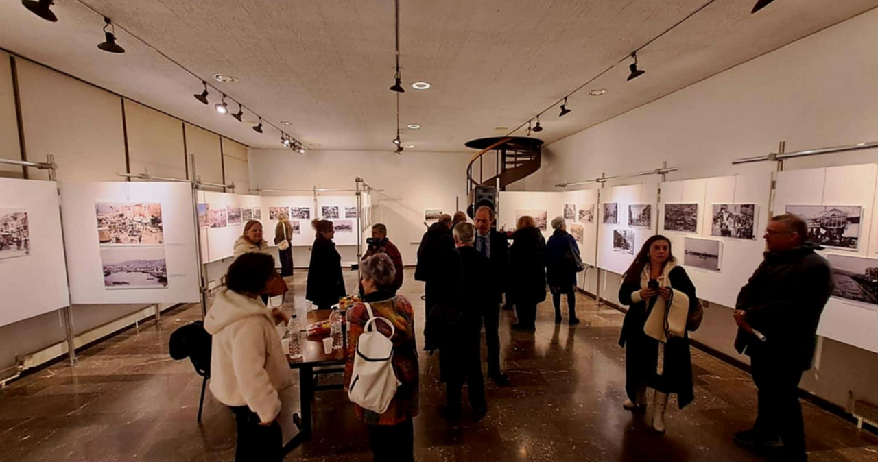 ΣΥΓΚΙΝΗΣΗ ΚΑΙ ΙΣΤΟΡΙΚΗ ΜΝΗΜΗ ΣΤΑ ΕΓΚΑΙΝΙΑ ΤΗΣ ΕΚΘΕΣΗΣ «ΑΝΑΔΡΟΜΗ ΣΤΗ ΣΜΥΡΝΗ 1860–1920» ΣΤΟ ΟΜΗΡΕΙΟ