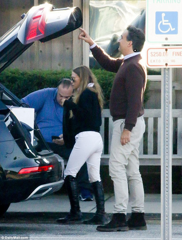 50D3412F00000578-0-image-a-34_1538269375241