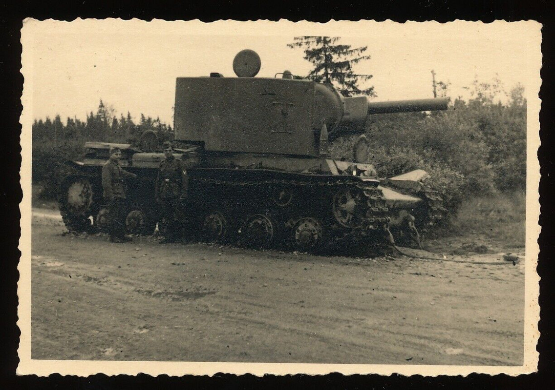 Foto - zerstörter russischer Panzer