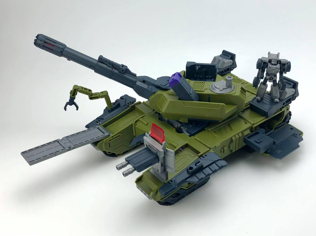 MB-17-MEG-TYRANNO-23