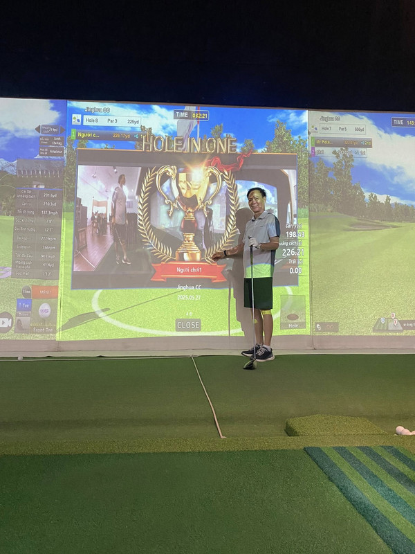 Không gian sang trọng của TB GOLF 3D & Café