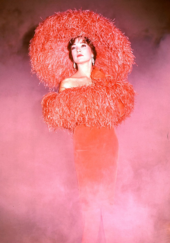 Shirley_MacLaine_c39
