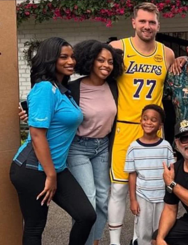 The cast of Nba on Prime