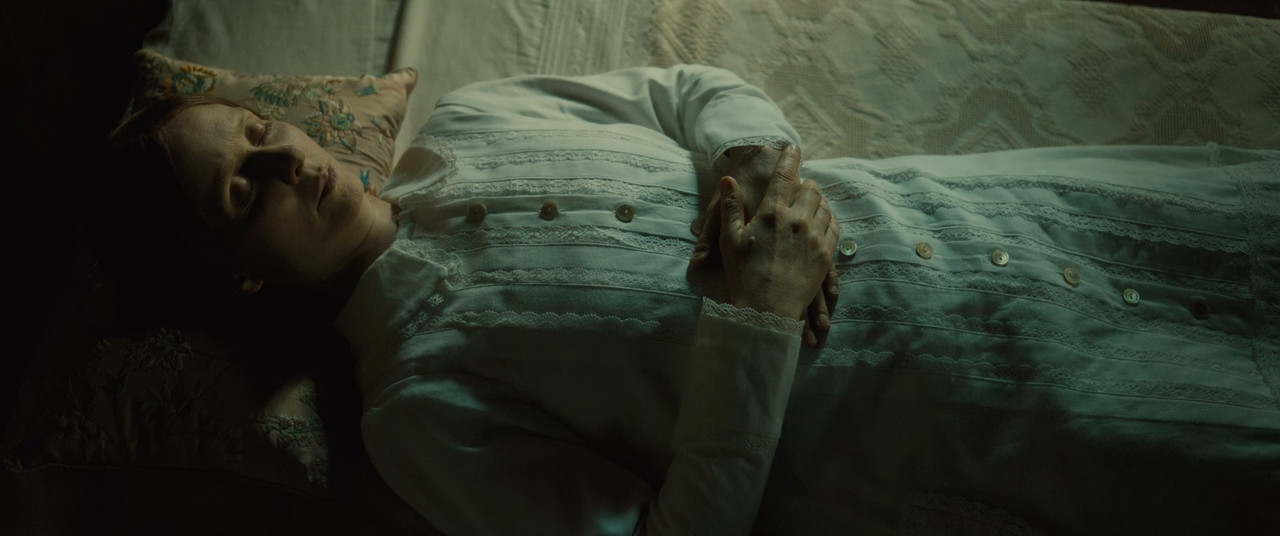 A Quiet Passion 2016 (1080p x265 10bit Tigole).m