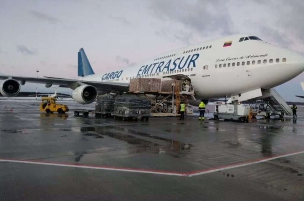 En Argentina rescatan a medio centenar de cachorros “salchicha”