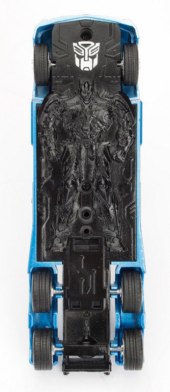 Jada-Toys-Optimus-Prime-With-Trailer-06