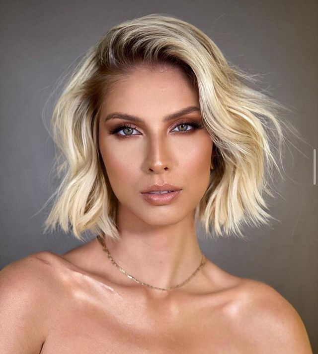 Short wavy golden blonde hair