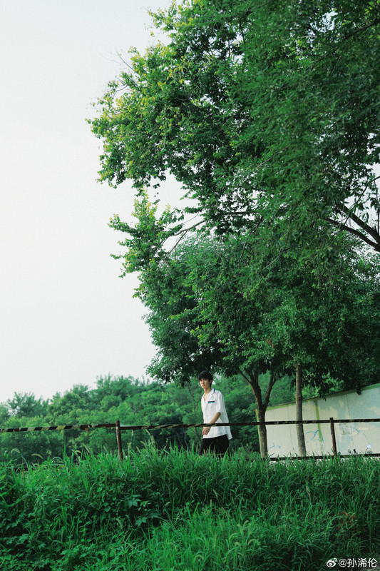 0060OJ29ly1hroy8f69fbj33gg56oqvh