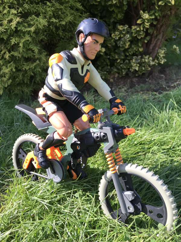 B690AA00-C587-4AB2-AC83-03F138F3C7C9