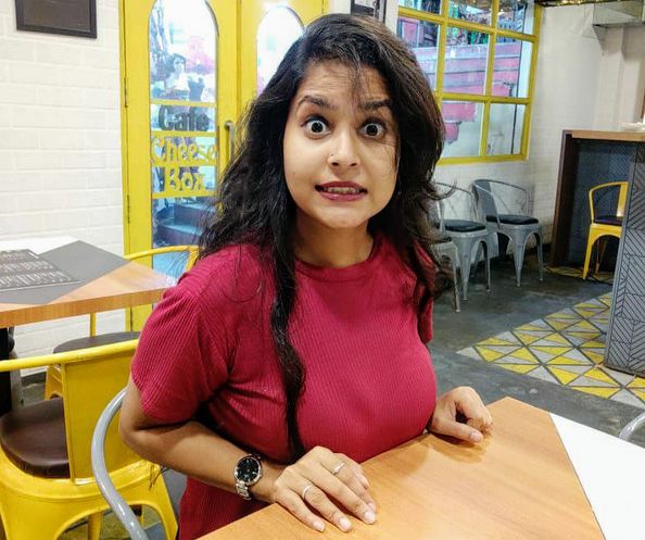 Horney Girl Showing Boobs Pics and Video