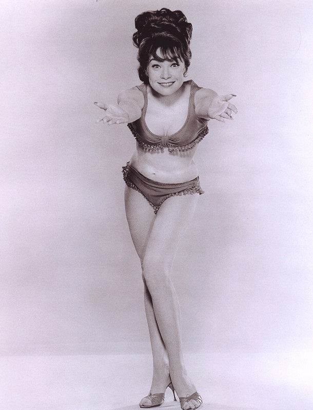 Shirley_MacLaine_c07