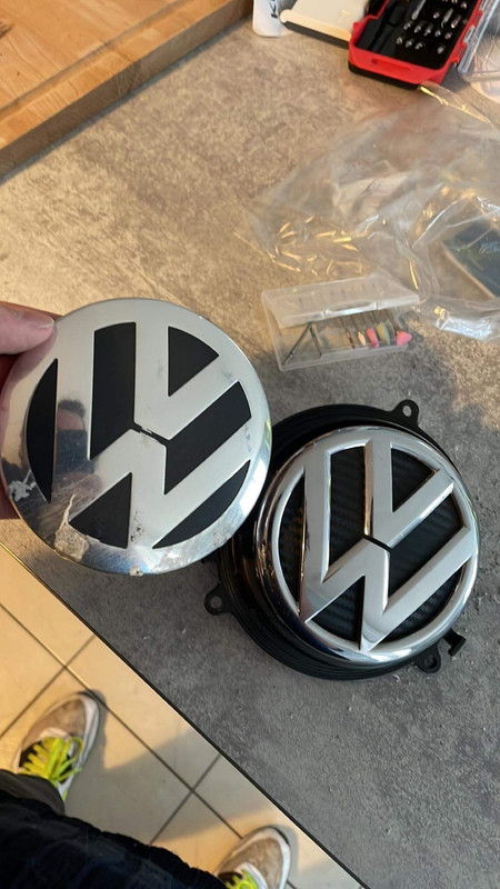 27255E39-D2D4-4DE0-90E2-CB2CCF4A3F04