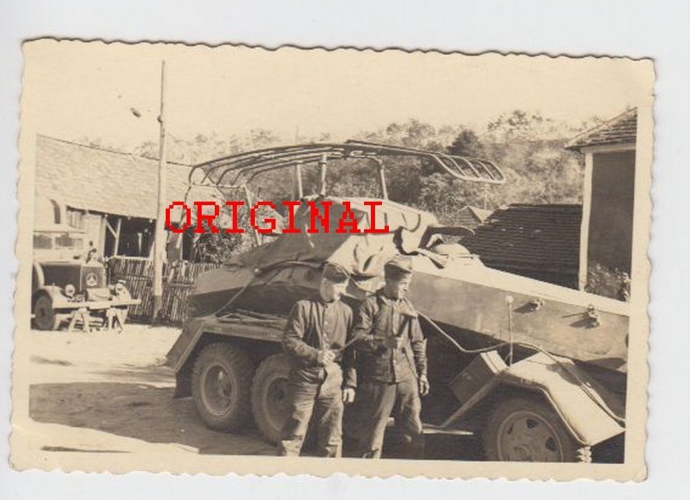 Foto 2wk Panzer Spähpanzer Soldat mit Hammer Wer