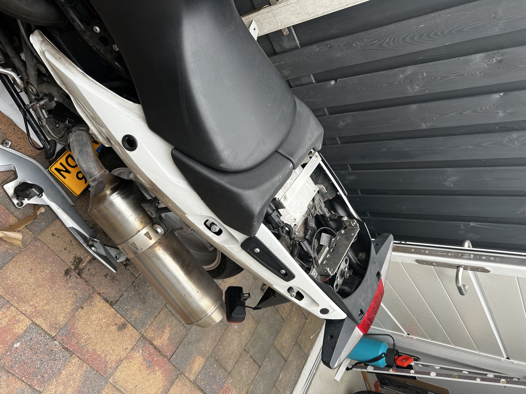 214B07F6-7AE0-490B-9FBA-48547E8CCABA