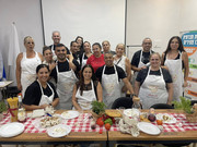 קבוצת מתנדבי הסיירת על הספסל