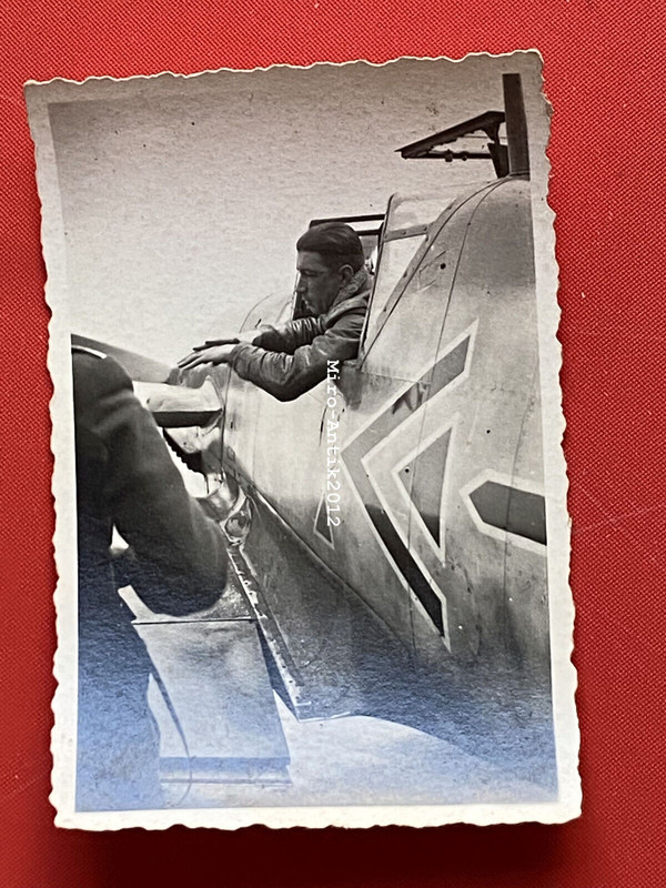 Foto, Wk2, Pilot gibt letzte Anweisungen vor dem Start, Me 109 (N)50674