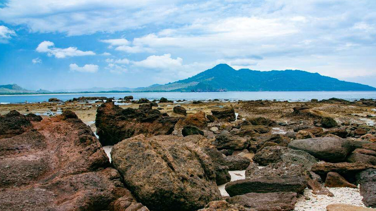 Akses dan Fasilitas di Sekitar Pantai